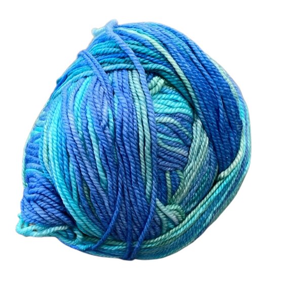 Hand-Dyed Blue & Aqua Gradient Yarn Skein For Knitting Crocheting Or Crafting Pr - Picture 3 of 4